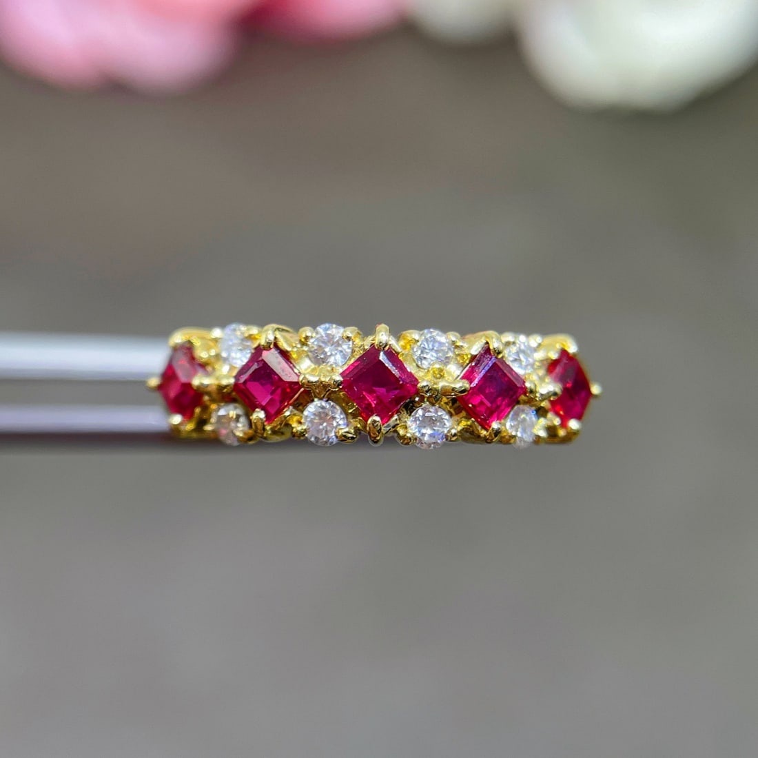 14k Gold 0.96 Ctw Natural Ruby & Diamond Ring: Ref:231110445 // gold content:14k gold // ring size:7. 25us // // main gemstone:ruby // shape:square // carat weight:0. 75ct // color:red // treatment:natural // // adjacent gemstone 2 : diamond //