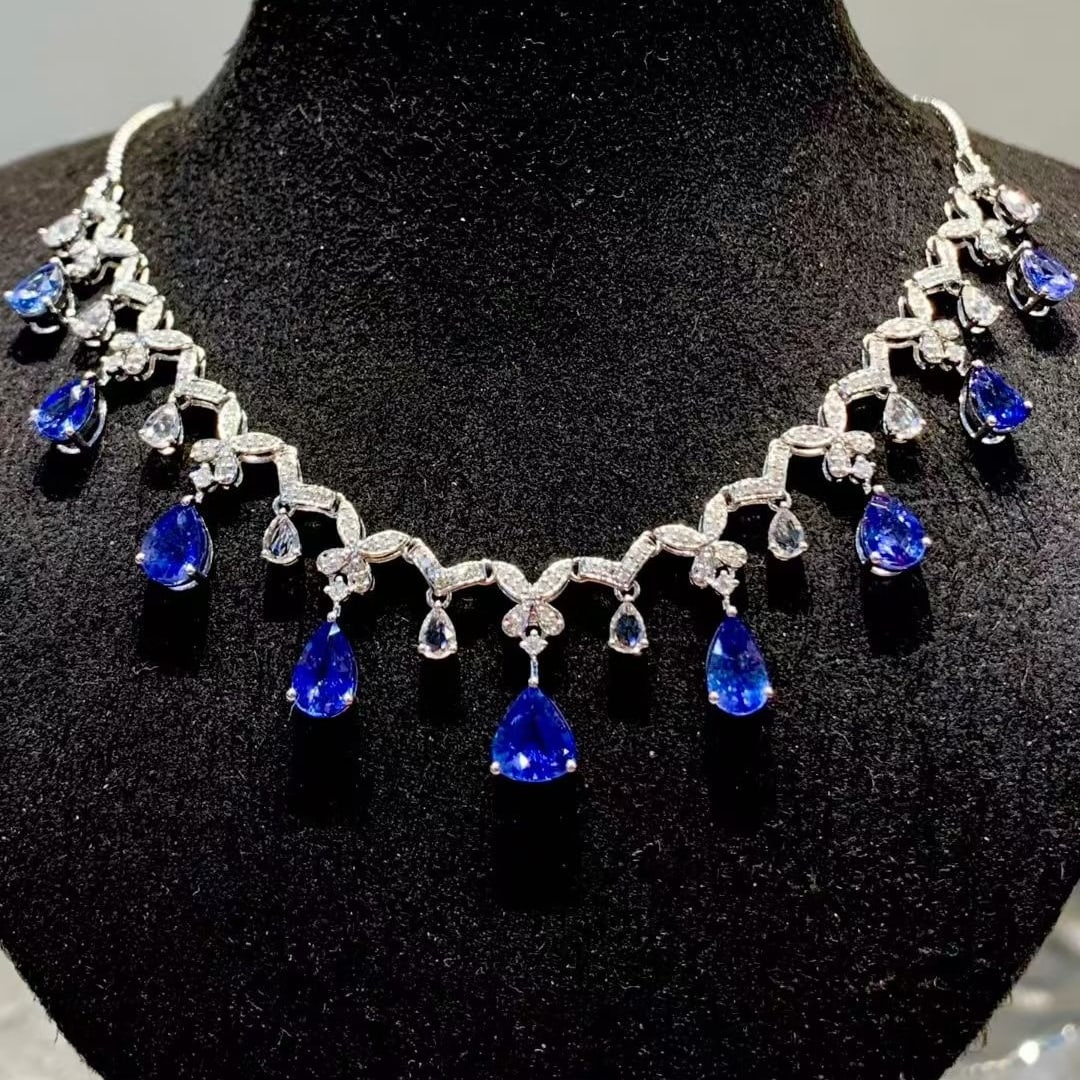14k Gold 5.5 Ct Natural Sapphire & Diamond & Sapphire Necklace - 4
