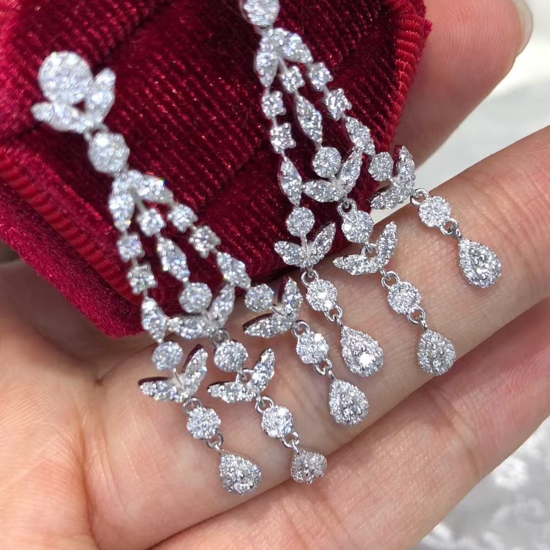 14k Gold 2.06 Ct Natural H Diamond Earrings: Ref:231113044 // gold content:14k gold // main gemstone:diamond // shape:round // carat weight:2. 06ct // clarity grade:vs-si // color:h // treatment:natural // cut grade:g // Condition: New Low