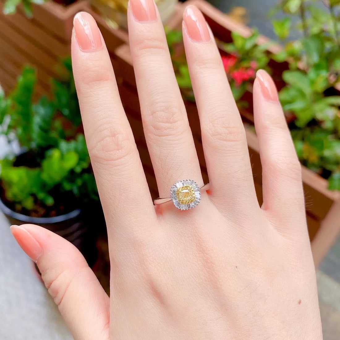 14k Gold 0.6 Ctw Natural Yellow Diamond & Color Diamond Ring - 3