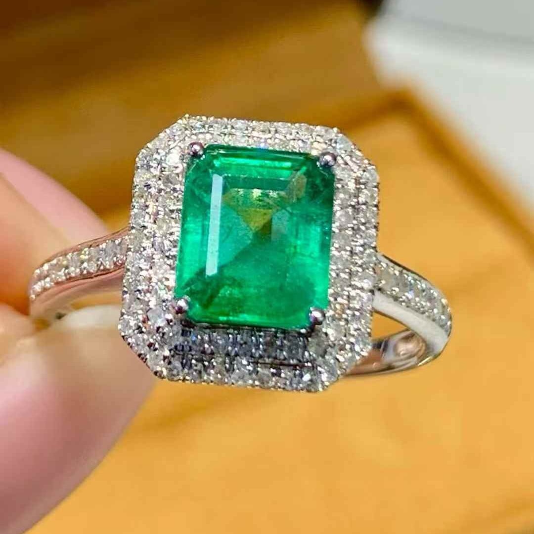 14k Gold 1.4 Ct Natural Emerald & Diamond Ring - 3