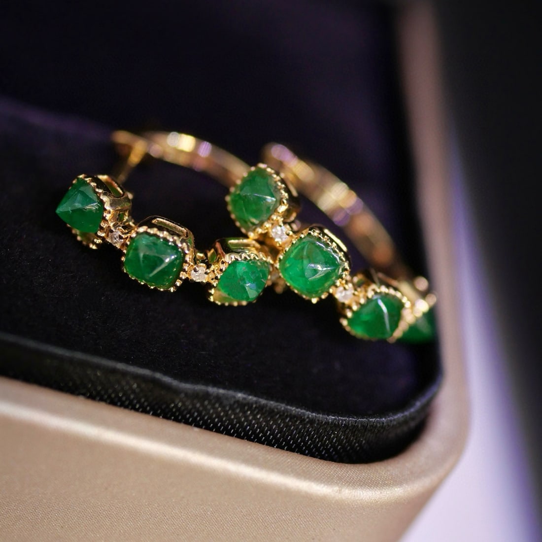 14k Gold 1.02 Ctw Natural Emerald & Diamond Earrings - 4