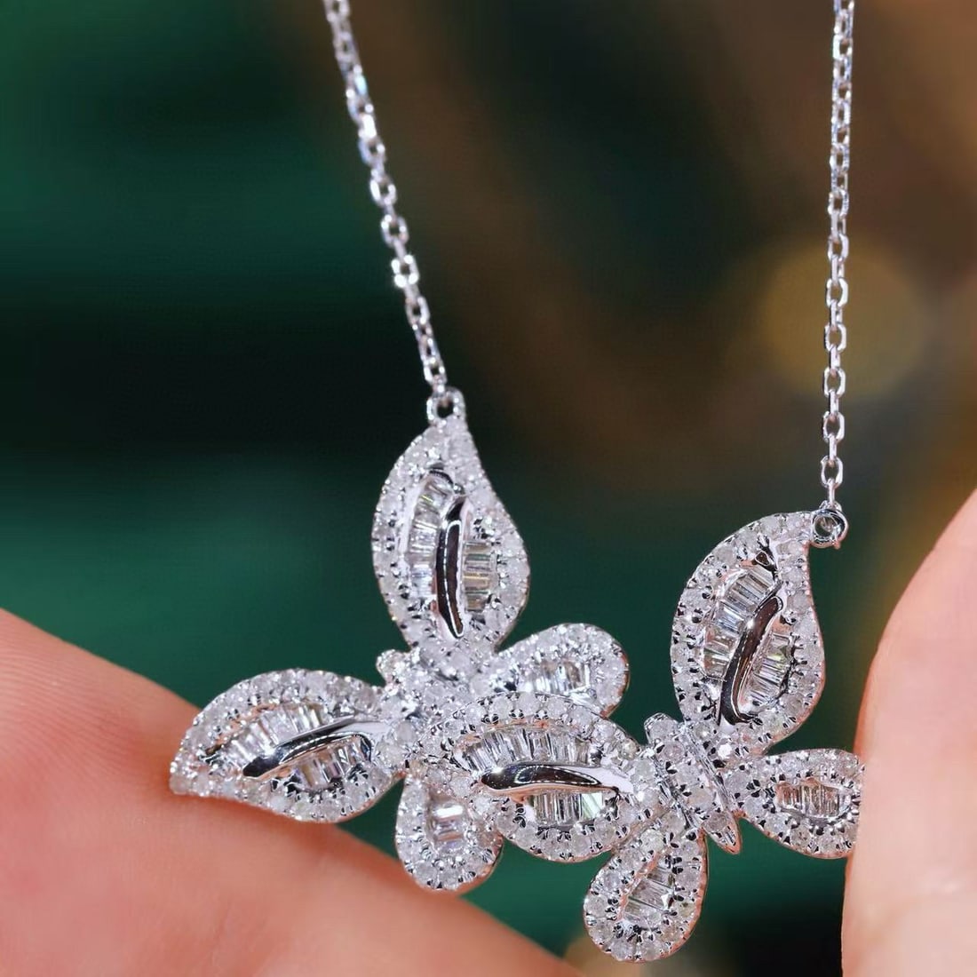 14k Gold 0.76 Ct Natural H Diamond & Butterfly Necklace: Ref:231113167 // gold content:14k gold // main gemstone:diamond // shape:multiple // carat weight:0. 76ct // clarity grade:vs-si // color:h // treatment:natural // Condition: New Low Estimate: