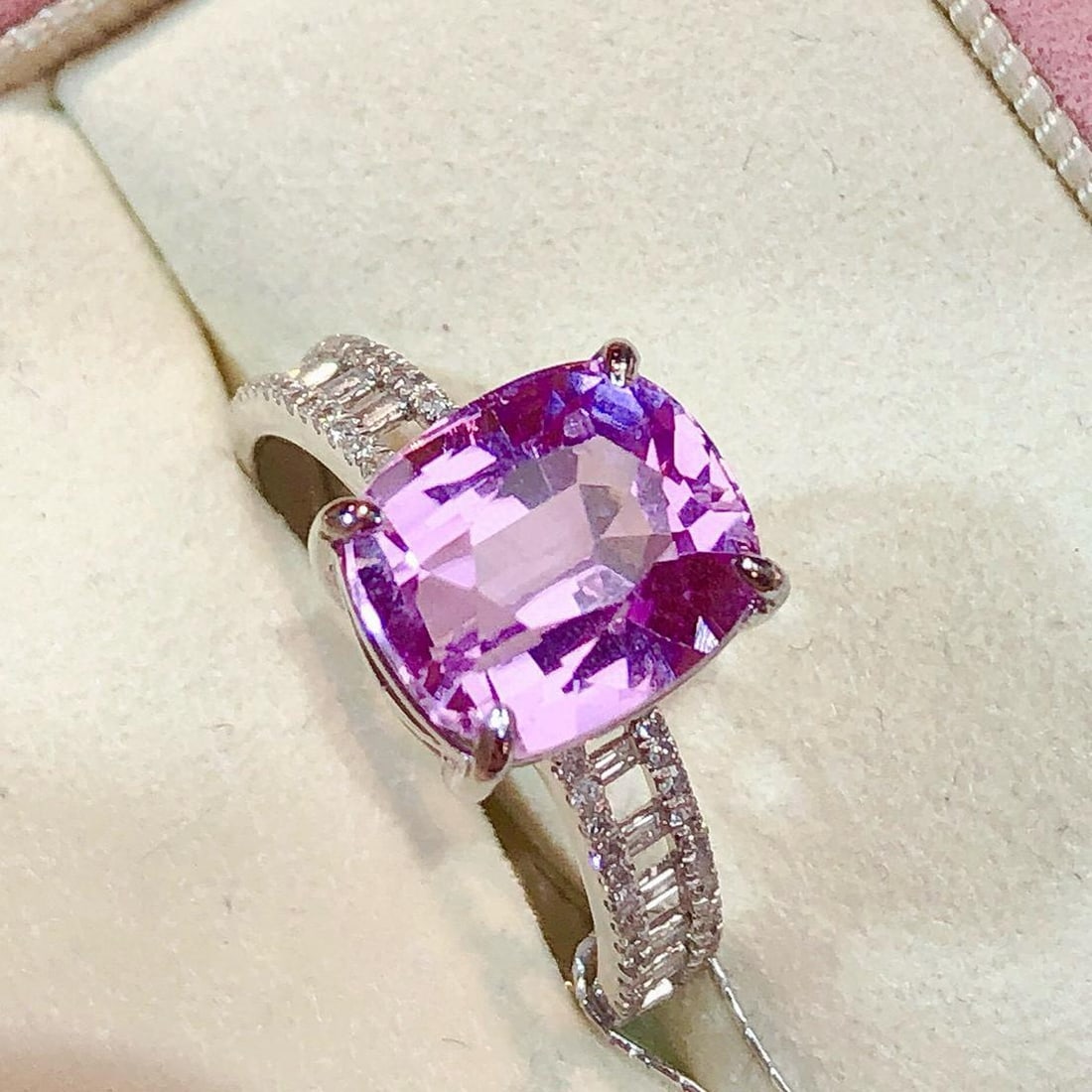 14k Gold 5.2 Ct Natural Kunzite & Diamond Ring - 2