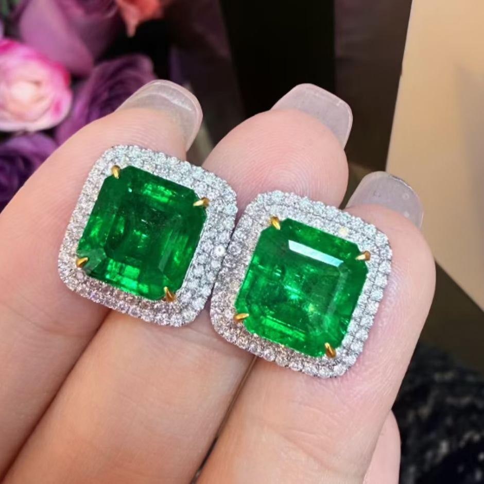 14k Gold 8.39 Ct Natural Emerald & Diamond Earrings: Ref:231113201 // gold content:14k gold // main gemstone:emerald // shape:octagonal // carat weight:8. 39ct // color:green // treatment:natural // // adjacent gemstone 2 : diamond // shape:round //