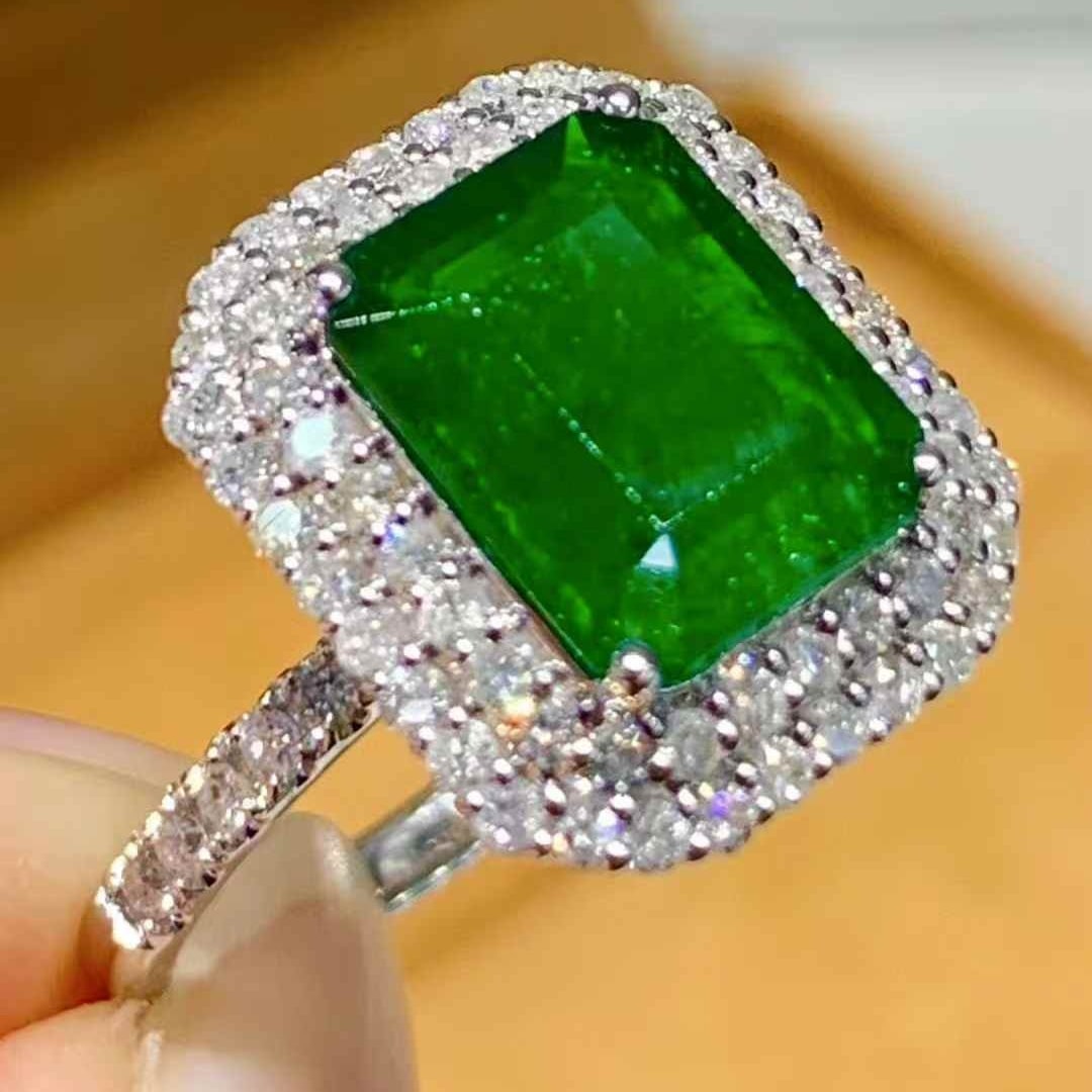 14k Gold 2.08 Ct Natural Emerald & Diamond Ring - 2
