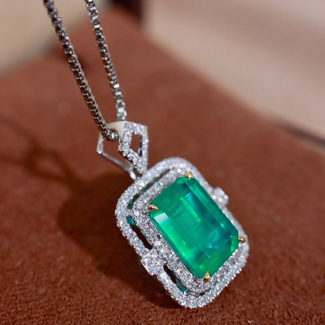 14k Gold 2.69 Ctw Natural Emerald & Diamond Pendant( Without Chain ) - 2