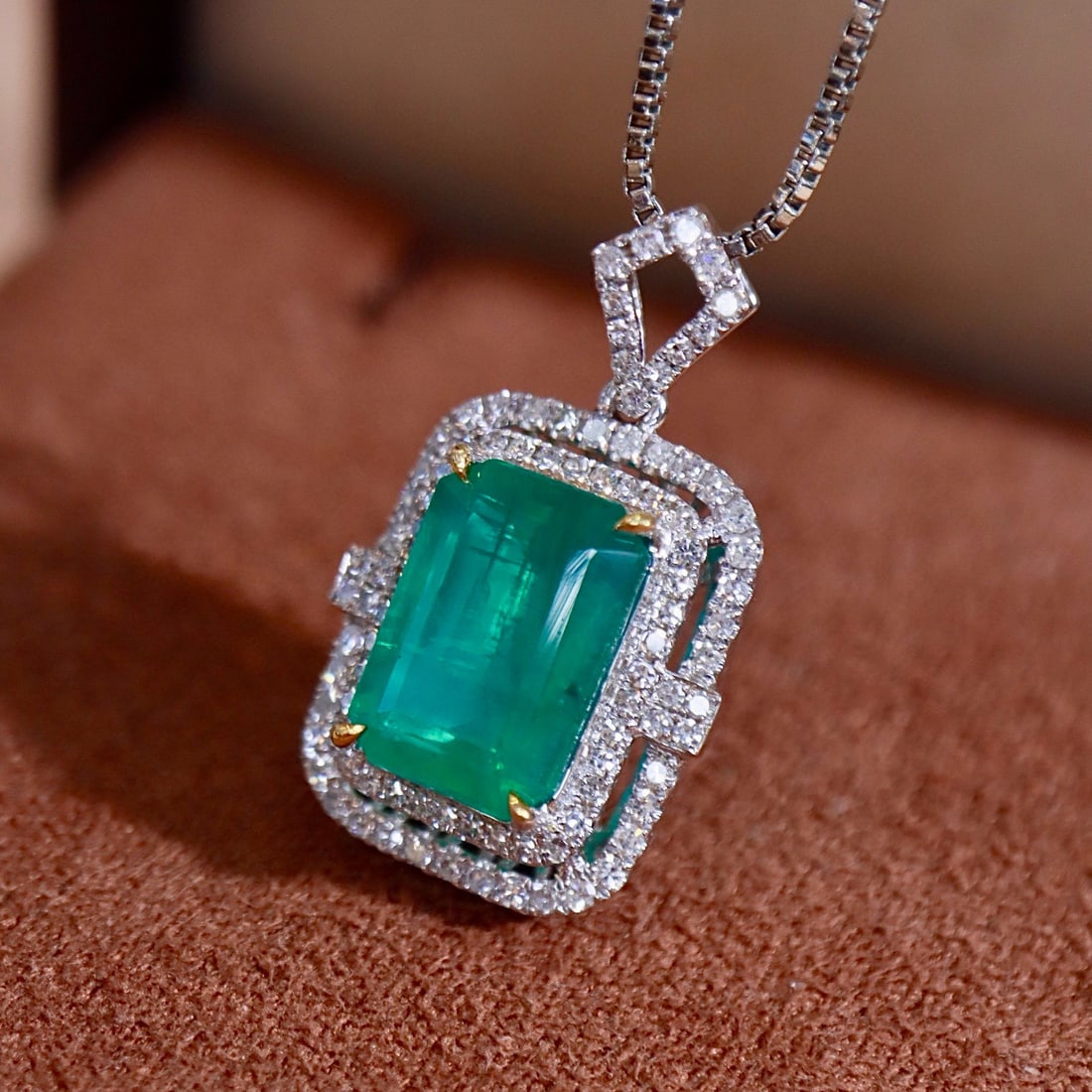 14k Gold 2.69 Ctw Natural Emerald & Diamond Pendant( Without Chain ) - 3