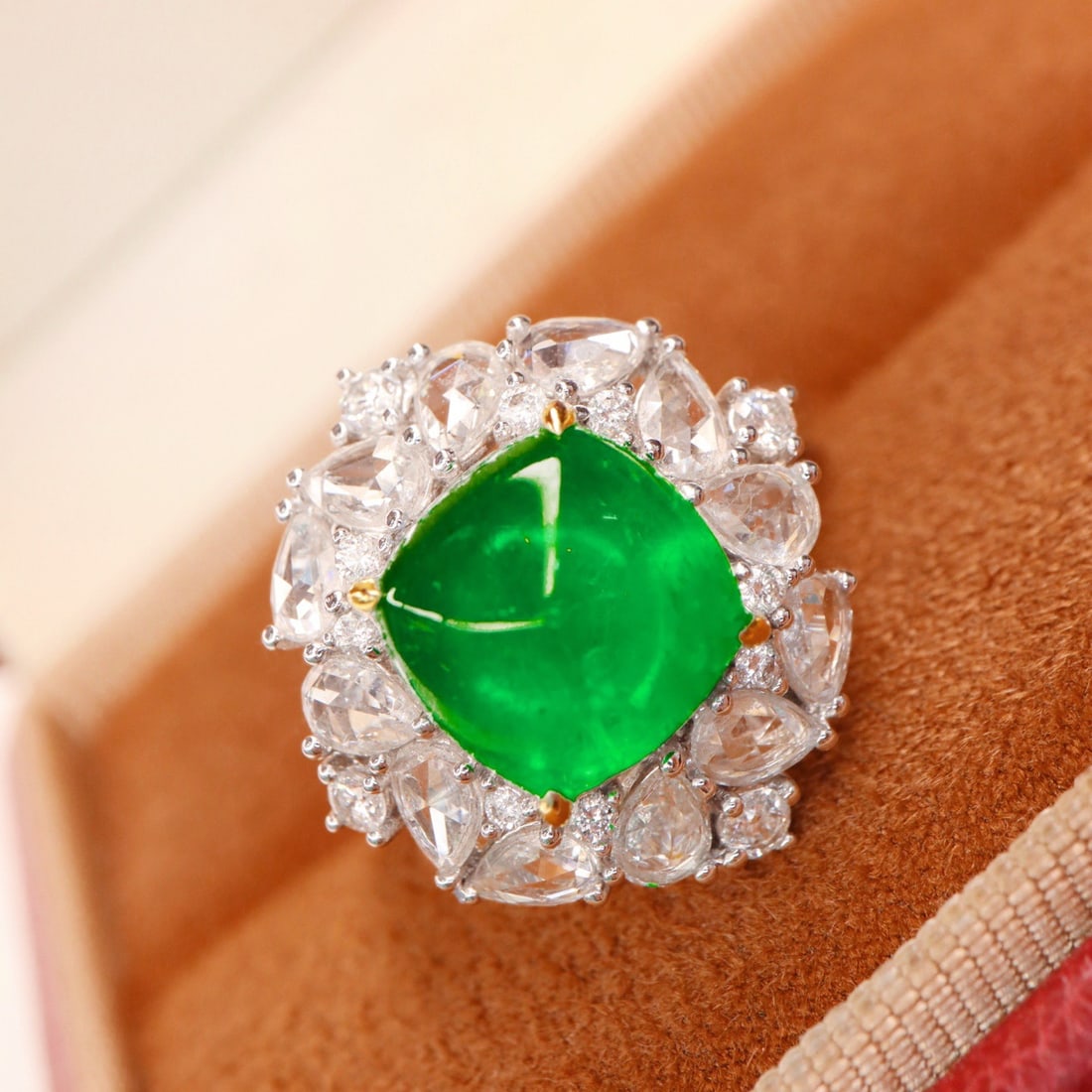 14k Gold 4.19 Ctw Vivid Green Natural Emerald & Diamond Ring - 4