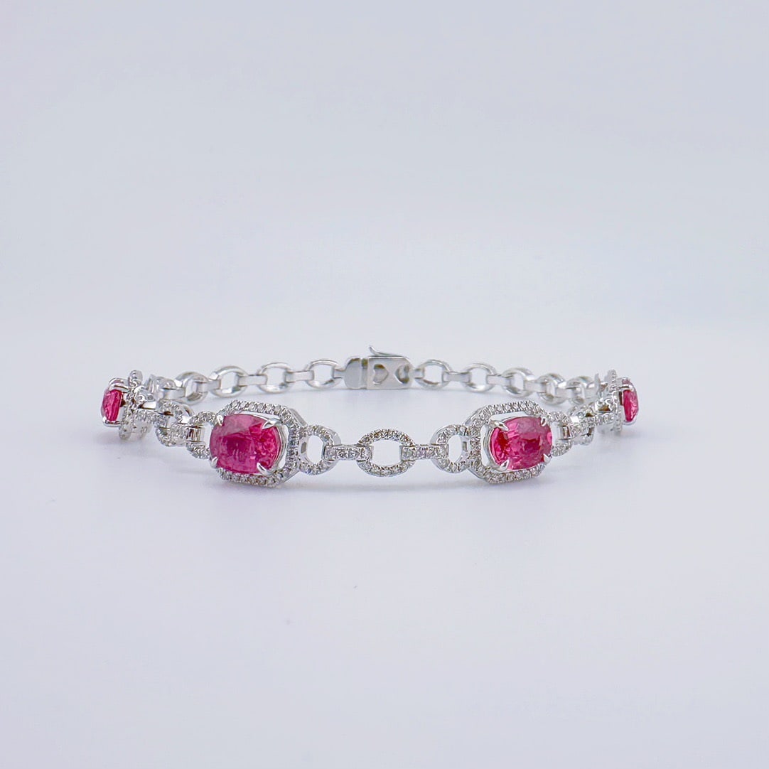 14k Gold 5.22 Ctw Natural Ruby & Diamond Bracelet: Ref:231114037 // gold content:14k gold // main gemstone:ruby // shape:oval // carat weight:4. 50ct // color:red // treatment:natural // // adjacent gemstone 2 : diamond // shape:round // carat weight: