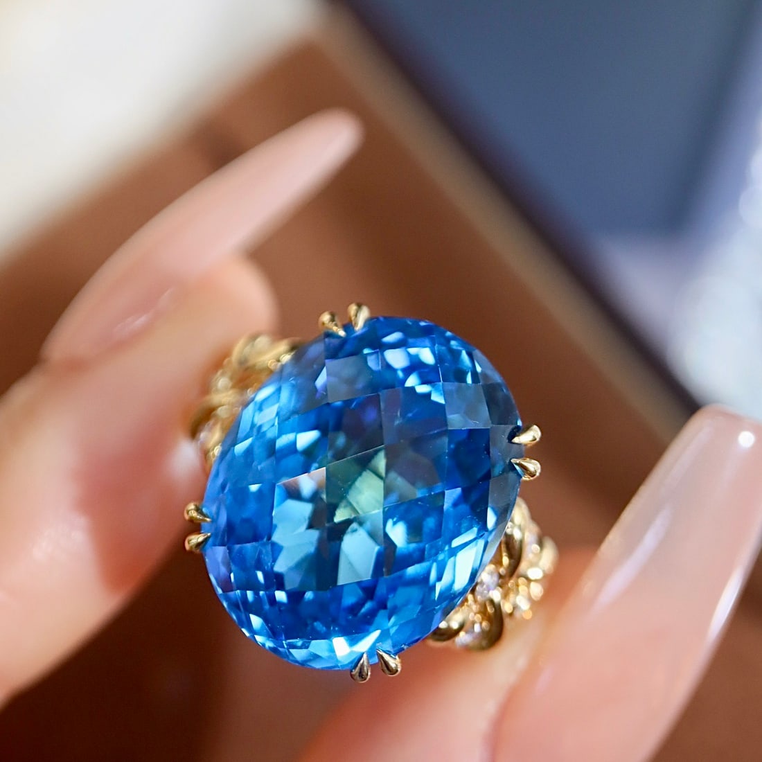 14k Gold 20.38 Ctw Natural Topaz & Diamond Ring - 5