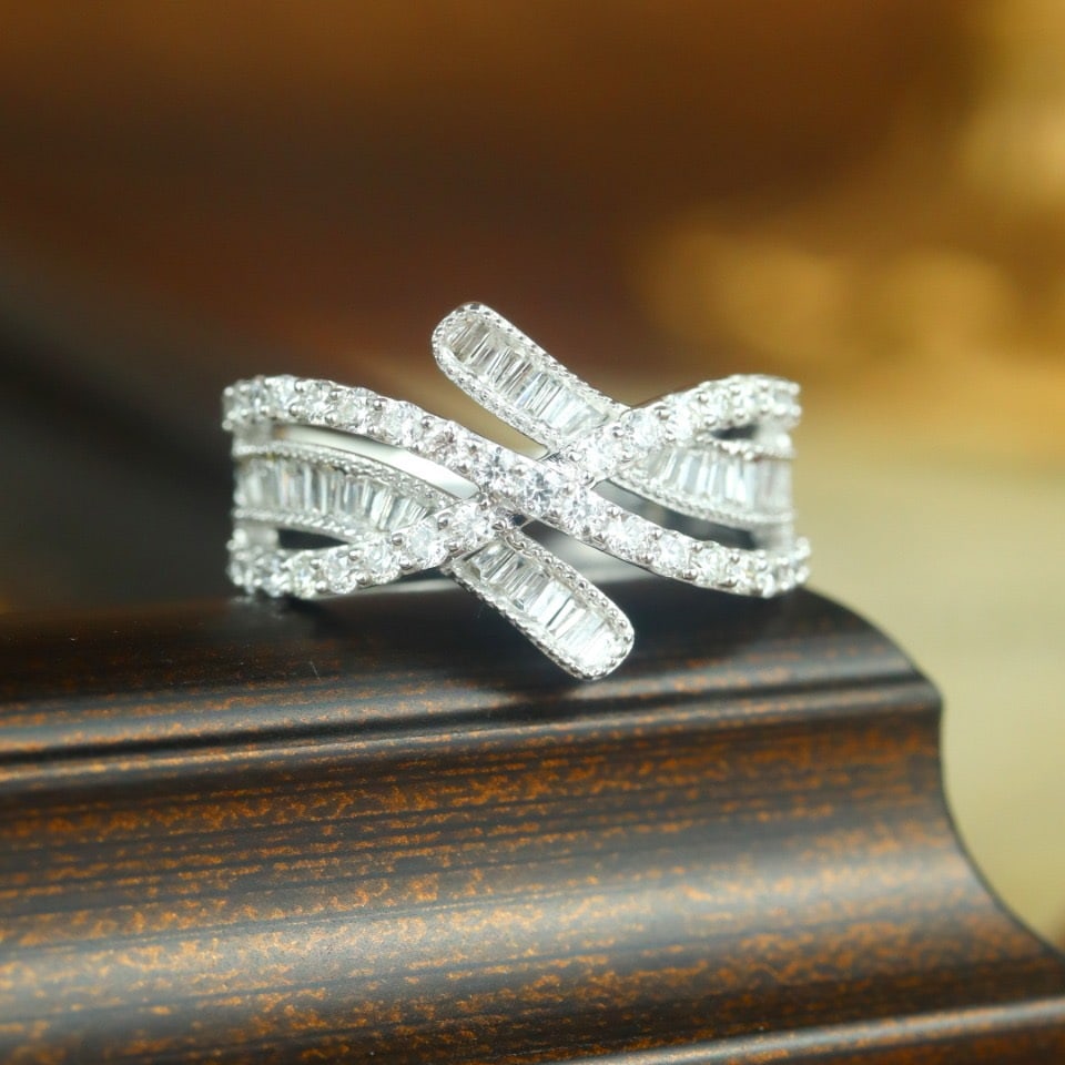 14k Gold 0.70 Ct Natural H Diamond Ring: Ref:231114043 // gold content:14k gold // ring size:7. 25us // // main gemstone:diamond // shape:multiple // carat weight:0. 70ct // clarity grade:vs-si // color:h // treatment:natural // Condition: