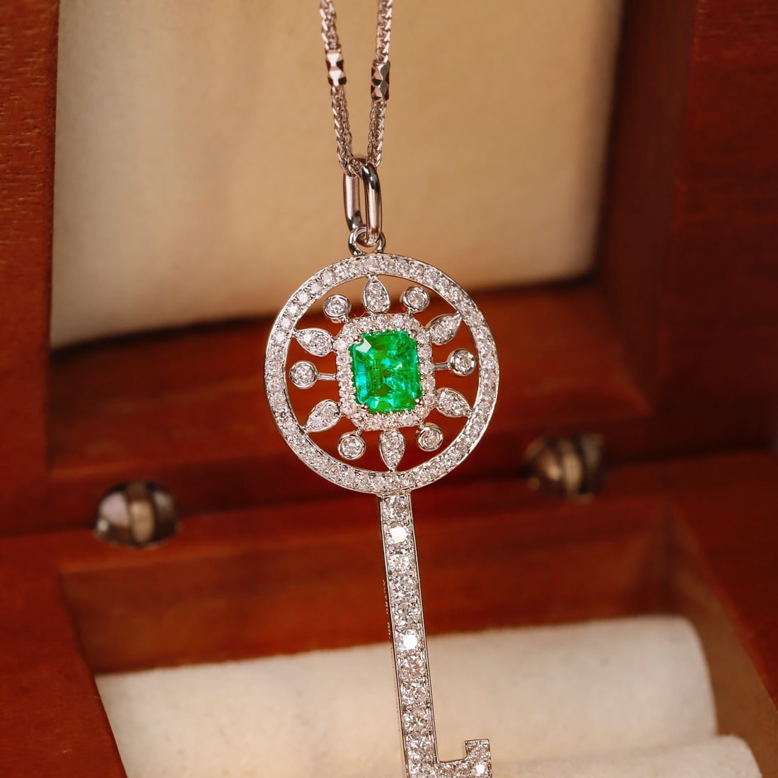 14k Gold 0.89 Ctw Vivid Green Natural Emerald & Diamond Pendant( Without Chain ): Ref:231114071 // gold content:14k gold // main gemstone:emerald // shape:octagonal // carat weight:0. 4ct // color:vivid green // treatment:natural // // adjacent gemstone 2 : diamond // shape:round