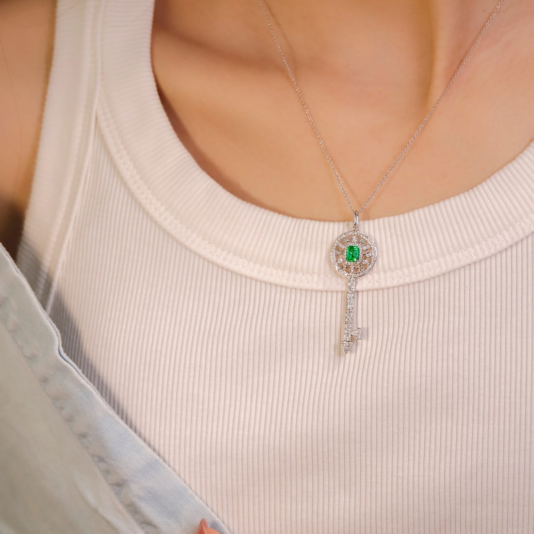 14k Gold 0.89 Ctw Vivid Green Natural Emerald & Diamond Pendant( Without Chain ) - 4