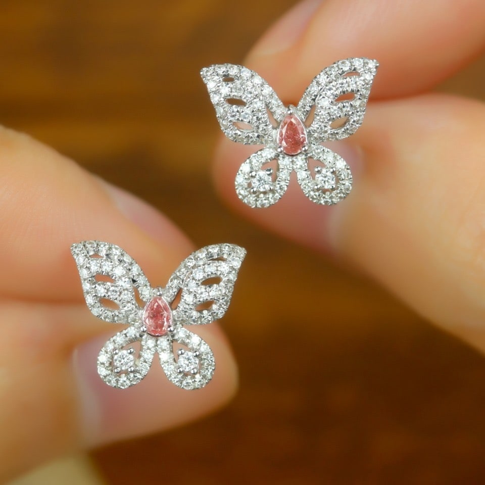 14k Gold 0.25 Ctw Natural Pink Diamond & Diamond & Butterfly Earrings: Ref:231114081 // gold content:14k gold // main gemstone:pink diamond // shape:pear // carat weight:0. 05ct // color:pink // treatment:natural // // adjacent gemstone 2 : diamond // shape:round //