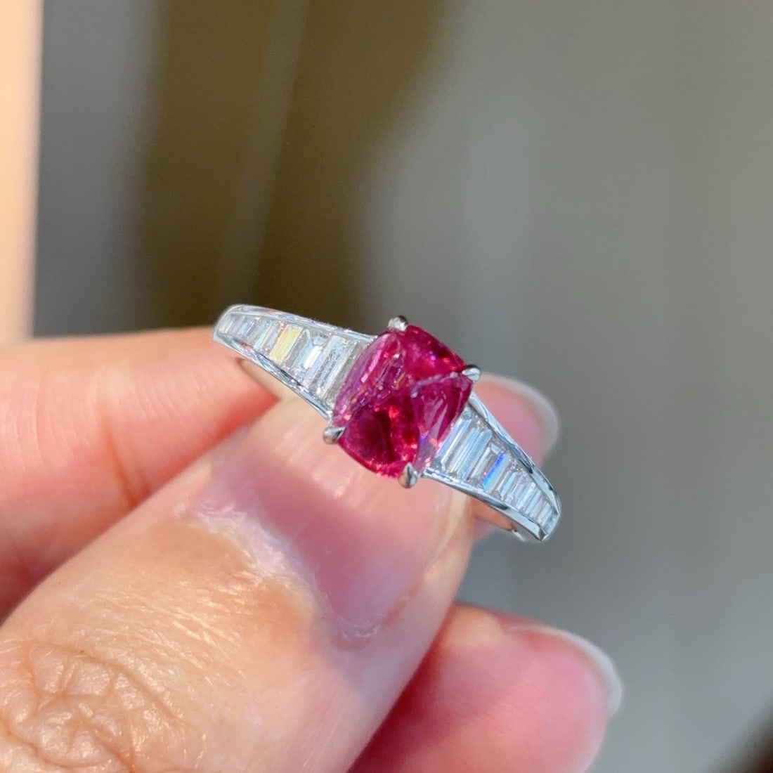 14k Gold 2.49 Ctw Natural Spinel & Diamond Ring: Ref:231114153 // gold content:14k gold // ring size:7. 25us // // main gemstone:spinel // shape:sugar-loaf // carat weight:2. 08ct // color:red // treatment:natural // // adjacent gemstone 2 :