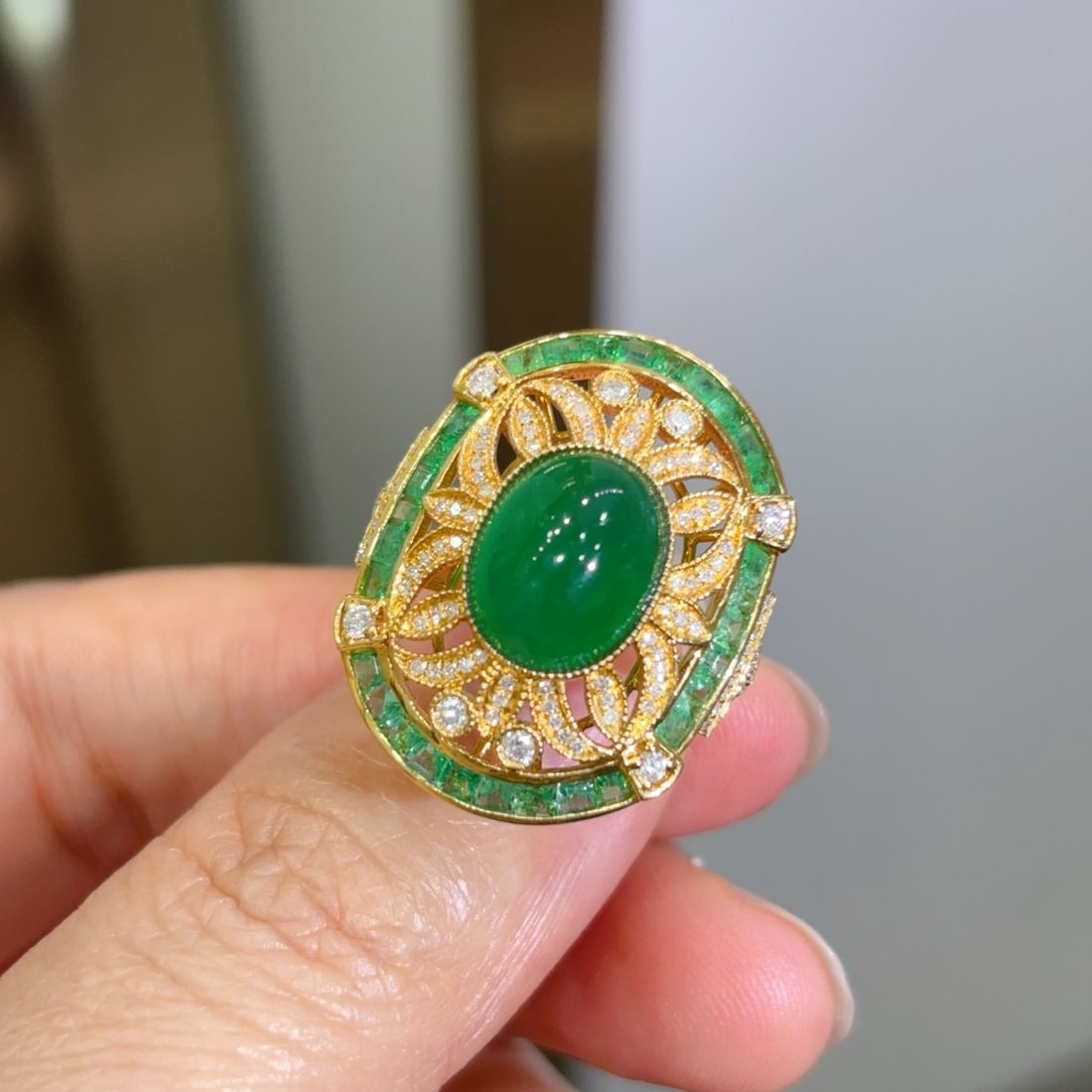14k Gold 5 Ct Natural Emerald & Diamond Ring - 3