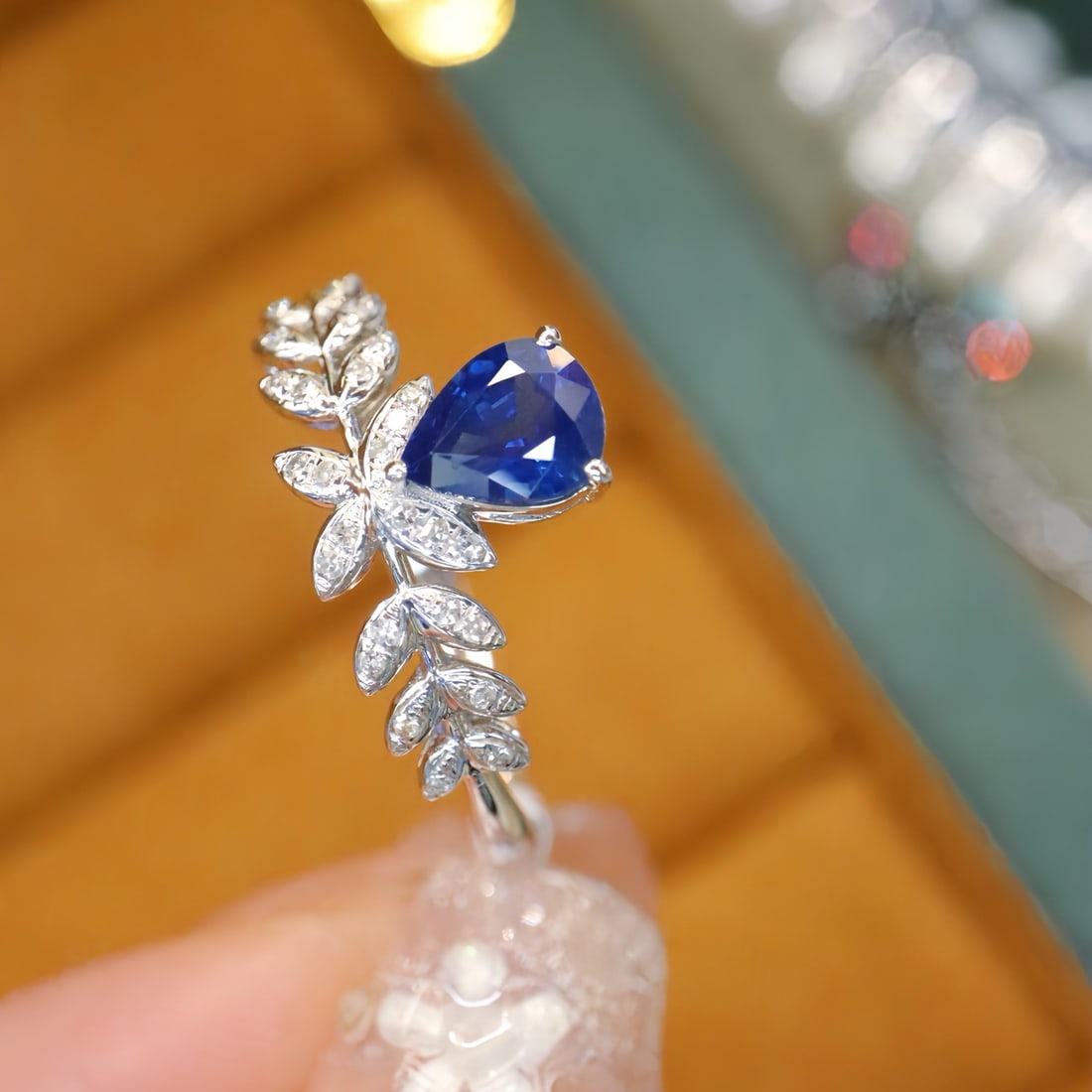 14k Gold 0.76 Ctw Natural Sapphire & Diamond Ring - 4