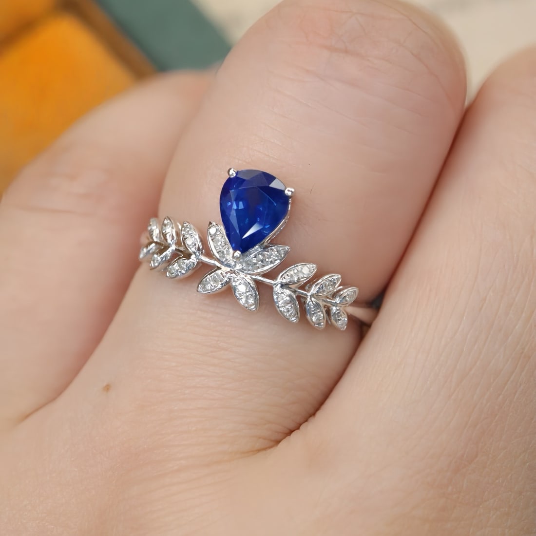 14k Gold 0.76 Ctw Natural Sapphire & Diamond Ring - 6