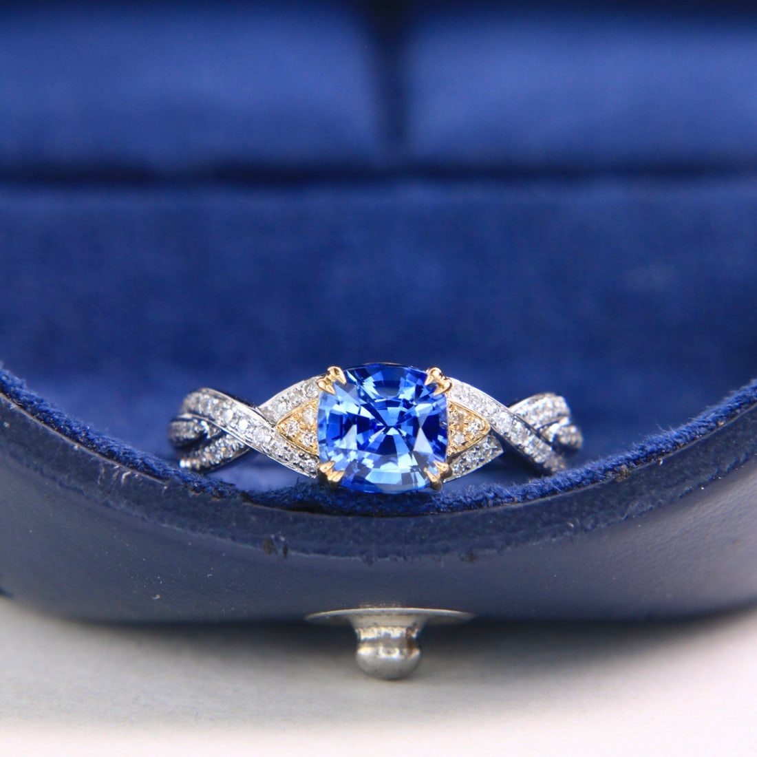 14k Gold 1.73 Ctw Natural Sapphire & Diamond Ring: Ref:231114179 // gold content:14k gold // ring size:7. 25us // // main gemstone:sapphire // shape:cushion // carat weight:1. 55ct // color:blue // treatment:natural // // adjacent gemstone 2 :
