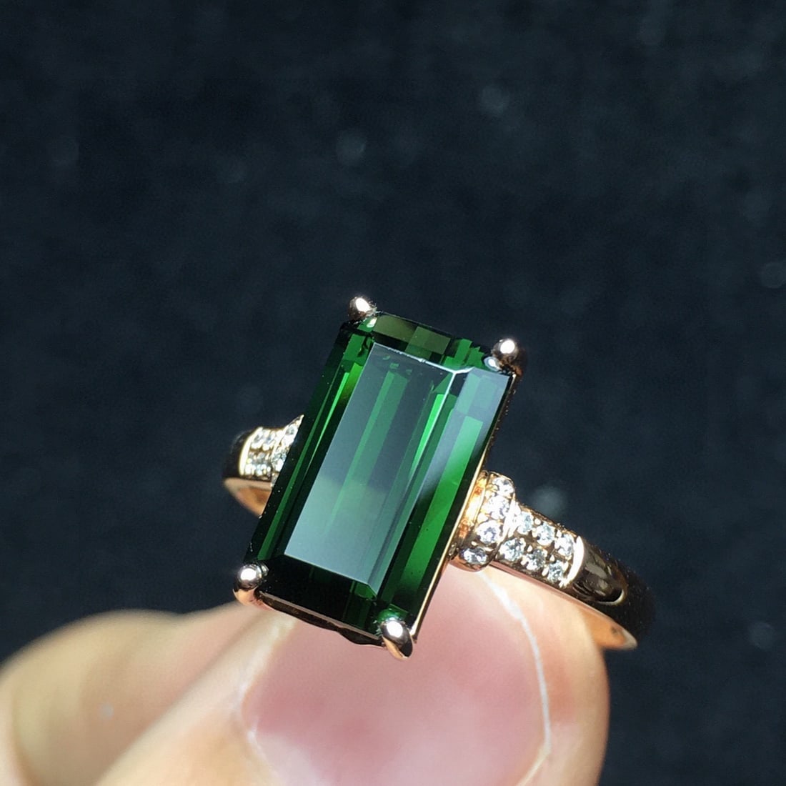 14k Gold 3.29 Ct Natural Tourmaline & Diamond Ring: Ref:231114198 // gold content:14k gold // ring size:7. 25us // // main gemstone:tourmaline // shape:octagonal // carat weight:3. 29ct // color:green // treatment:natural // // adjacent gemstone 2 :