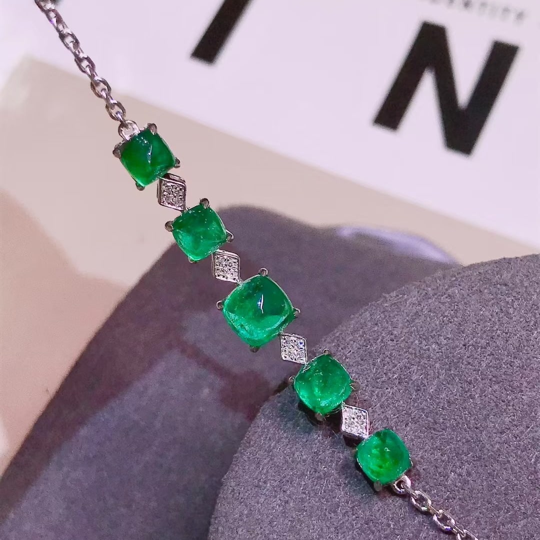 14k Gold 3.2 Ct Vivid Green Natural Emerald & Diamond Bracelet - 2