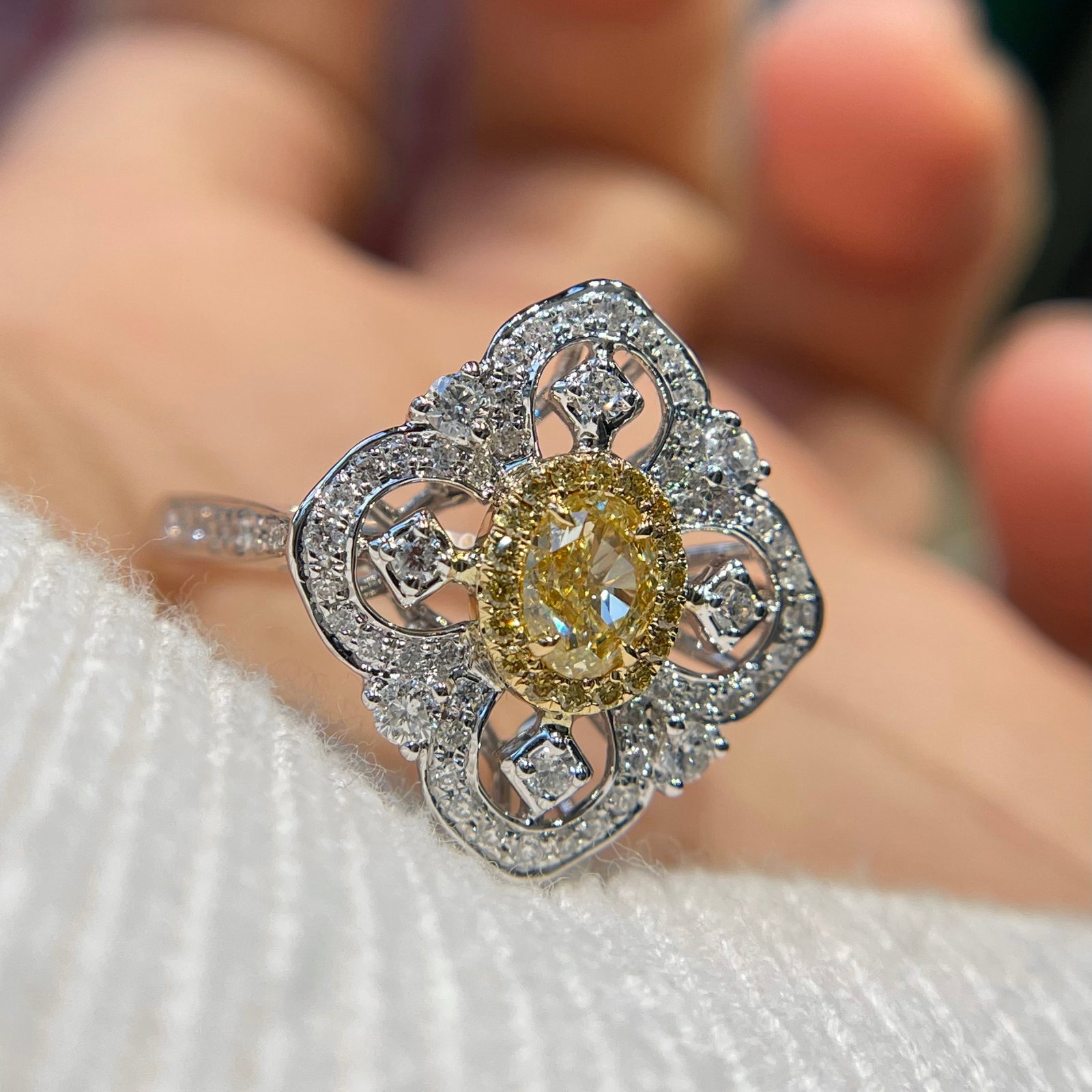 14k Gold 1.02 Ctw Natural Yellow Diamond & Diamond Ring: Ref:231114215 // gold content:14k gold // ring size:7. 25us // // main gemstone:yellow diamond // shape:oval // carat weight:0. 50ct // color:yellow // treatment:natural // // adjacent gemstone 2 :