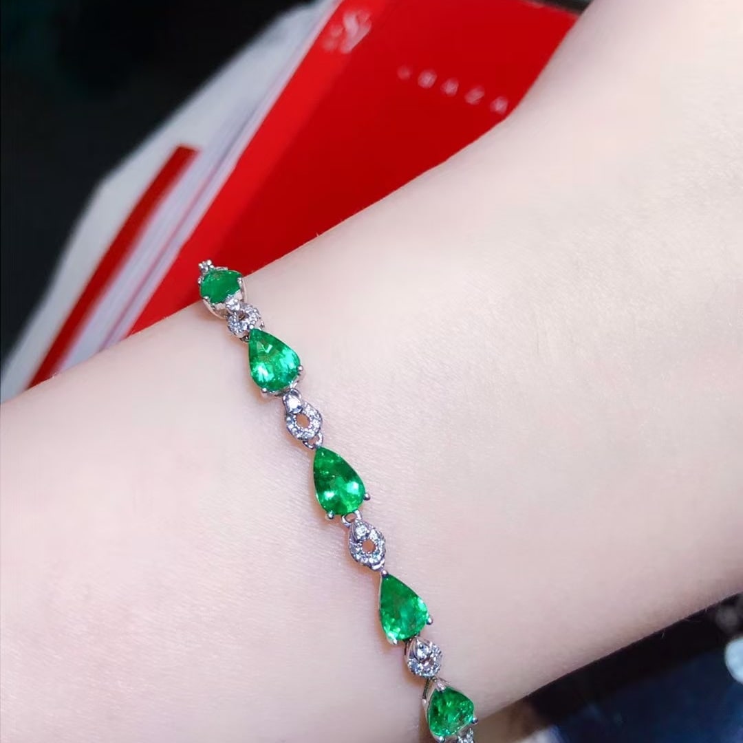14k Gold 1.8 Ct Vivid Green Natural Emerald & Diamond Bracelet - 3