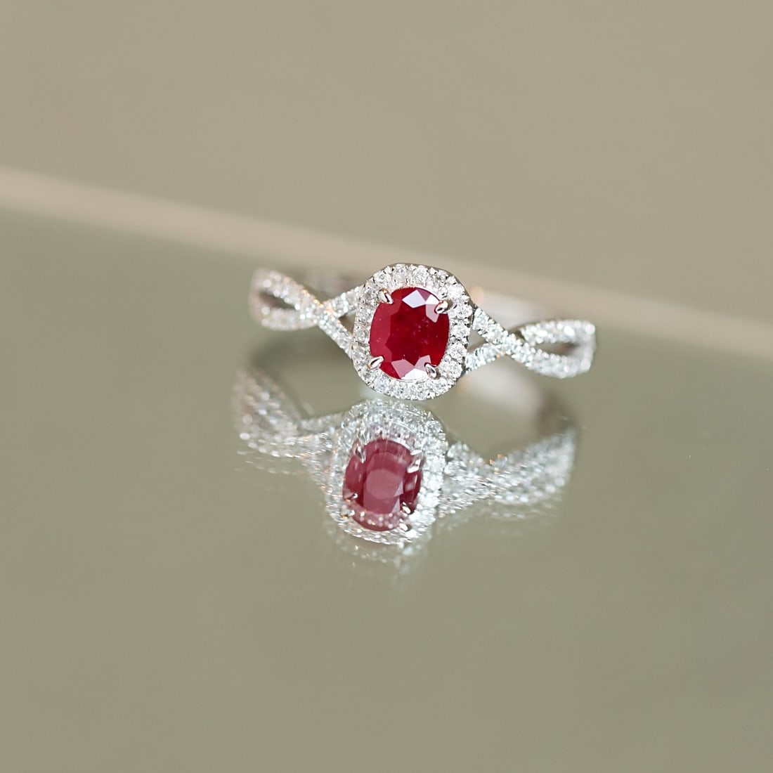 14k Gold 0.87 Ctw Vivid Red Natural Ruby & Diamond Ring - 6