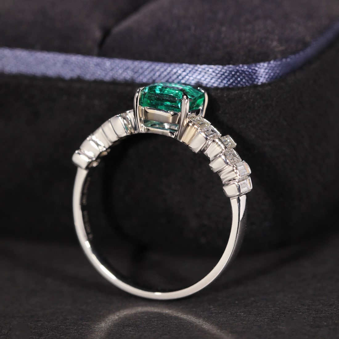 14k Gold 1.61 Ctw Natural Emerald & Diamond Ring - 7