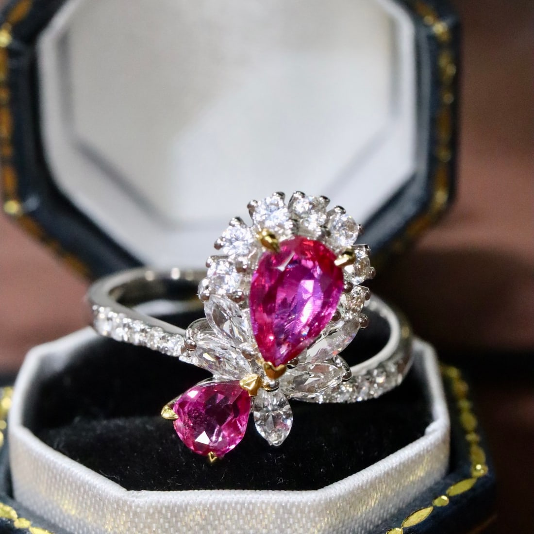 14k Gold 1.16 Ctw Natural Ruby & Diamond Ring: Ref:231114323 // gold content:14k gold // ring size:7. 25us // // main gemstone:ruby // shape:pear // carat weight:1. 08ct // color:red // treatment:natural // // adjacent gemstone 2 : diamond //