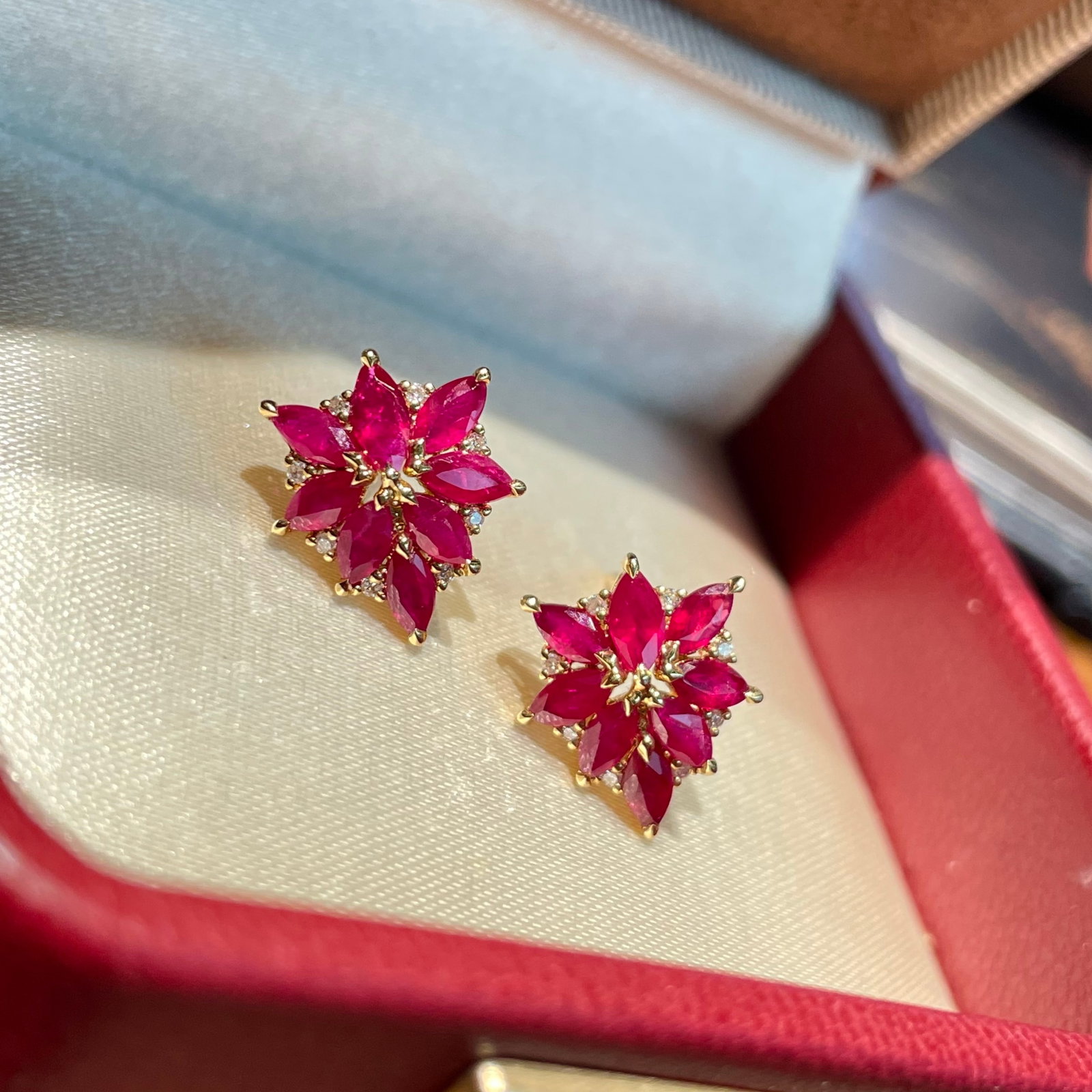 14k Gold 1.5 Ct Natural Ruby & Diamond Earrings: Ref:231114336 // gold content:14k gold // main gemstone:ruby // shape:marquise // carat weight:1. 5ct // color:red // treatment:natural // // adjacent gemstone 2 : diamond // shape:round // clarity