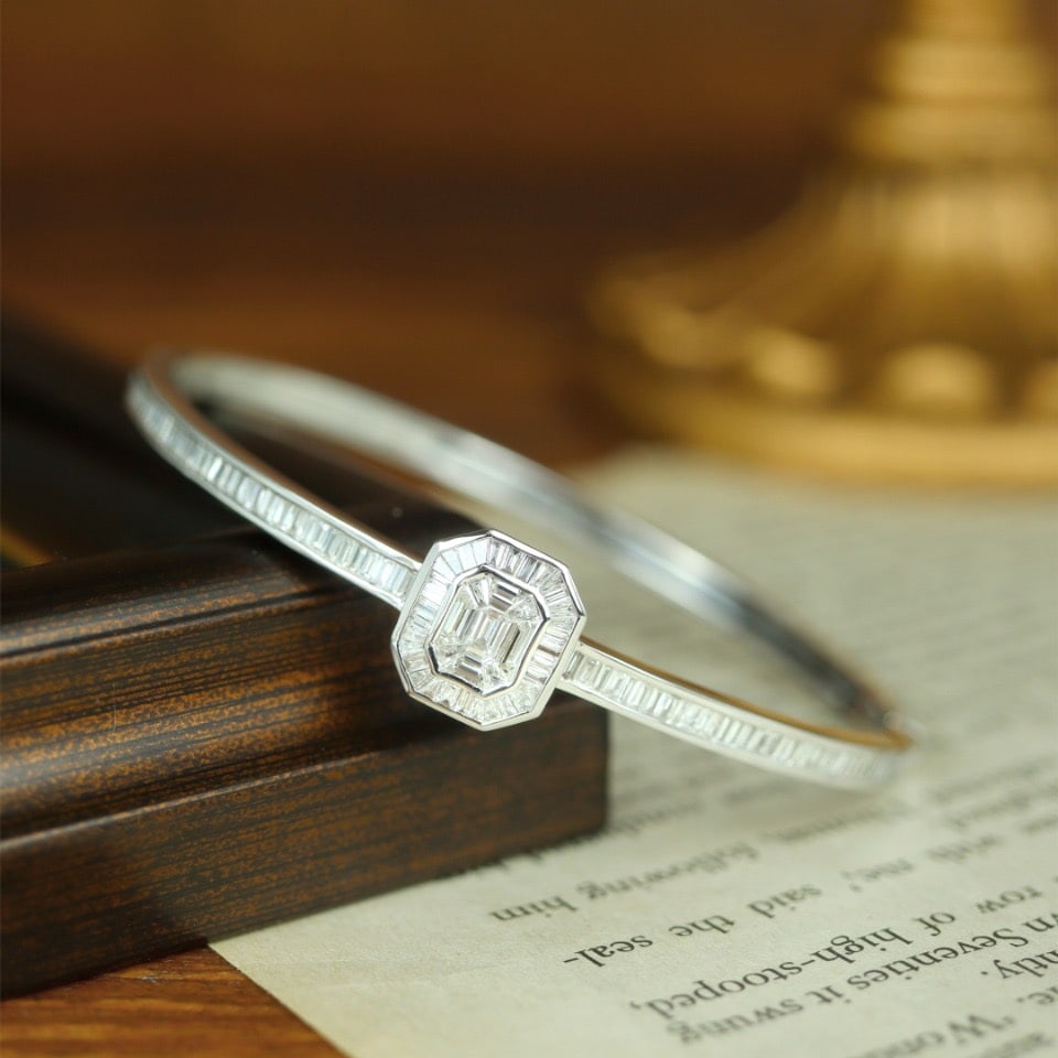 14k Gold 3.5 Ct Natural H Diamond Bangle - 2