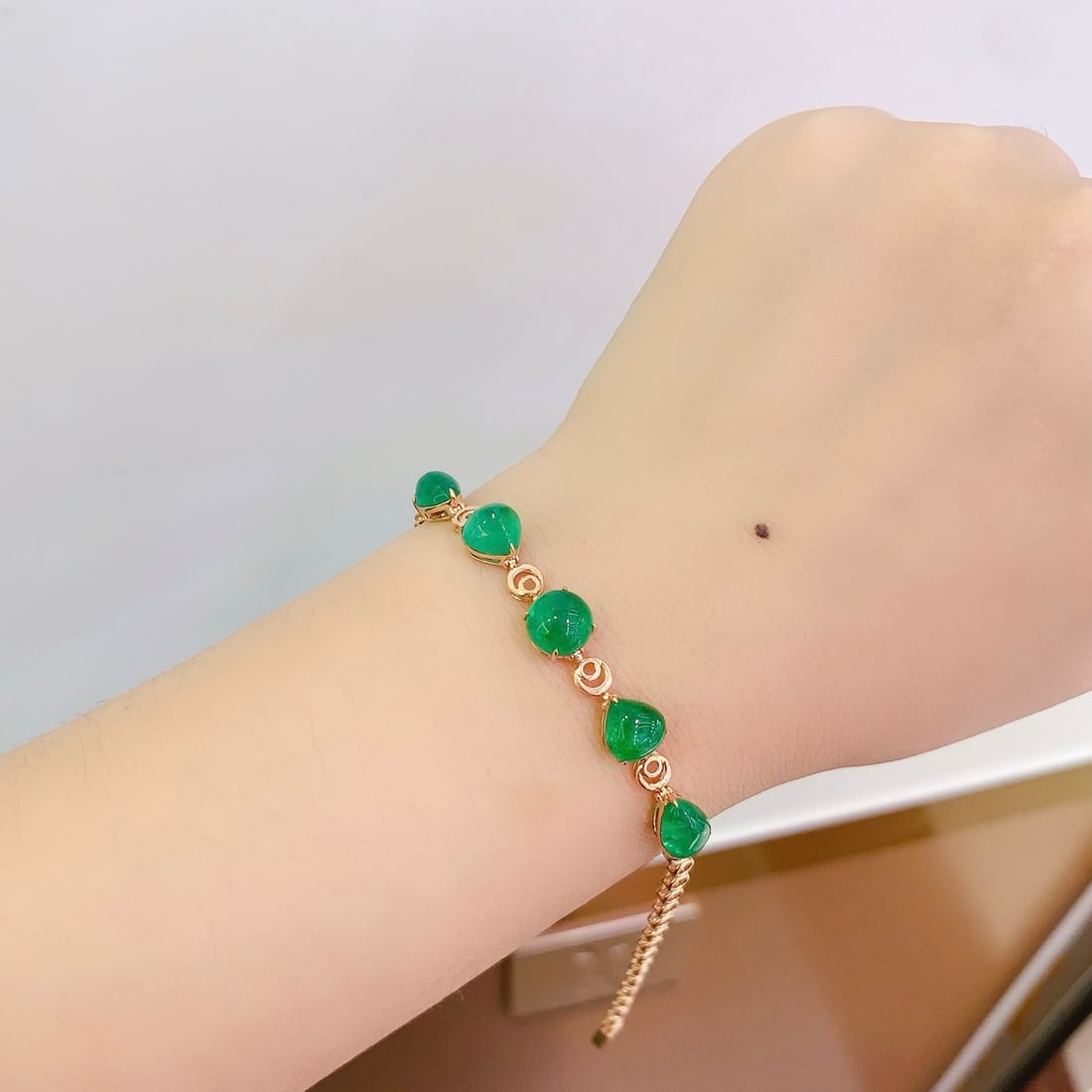14k Gold 7.5 Ct Natural Emerald Bracelet - 6
