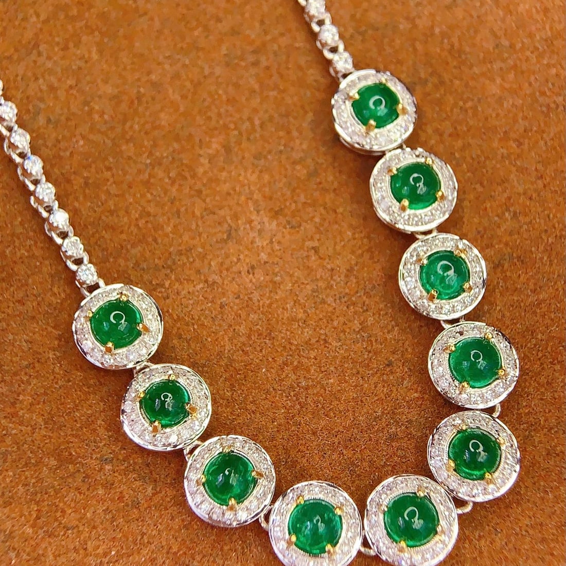 14k Gold 4.6 Ct Vivid Green Natural Emerald & Diamond Bracelet - 2