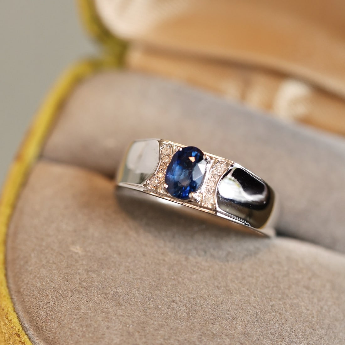14k Gold 1.20 Ctw Natural Sapphire & Diamond Ring: Ref:231114378 // gold content:14k gold // ring size:7. 25us // // main gemstone:sapphire // shape:oval // carat weight:1. 15ct // color:blue // treatment:natural // // adjacent gemstone 2 : diamond