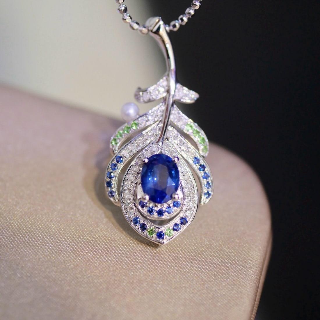 14k Gold 0.50 Ct Natural Sapphire & Diamond Pendant( Without Chain ): Ref:231114380 // gold content:14k gold // main gemstone:sapphire // shape:oval // carat weight:0. 50ct // color:blue // treatment:natural // // adjacent gemstone 2 : diamond // shape:round // clarity 