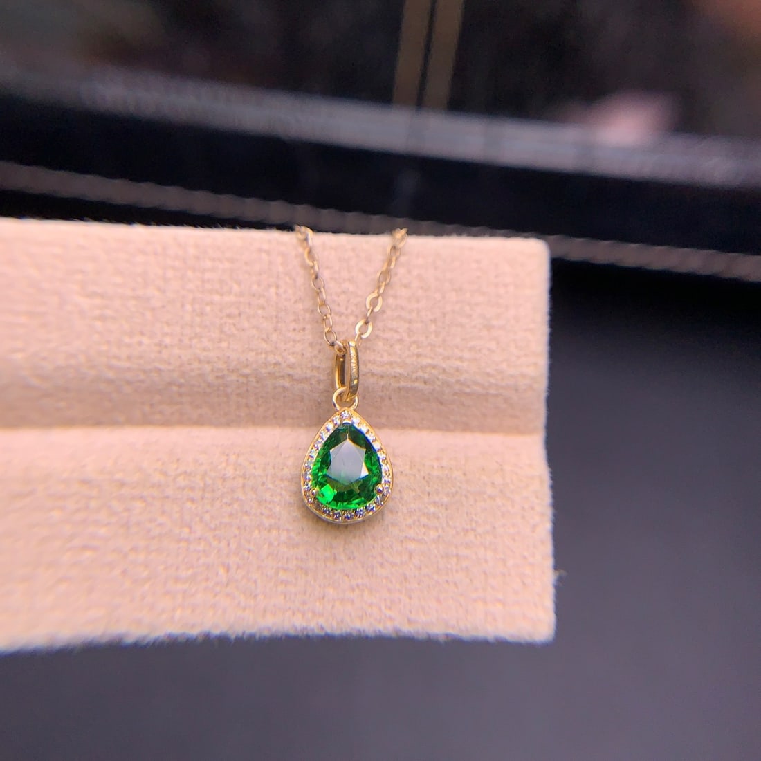 14k Gold 0.8 Ct Natural Tsavorite & Diamond Pendant( Without Chain ) - 3