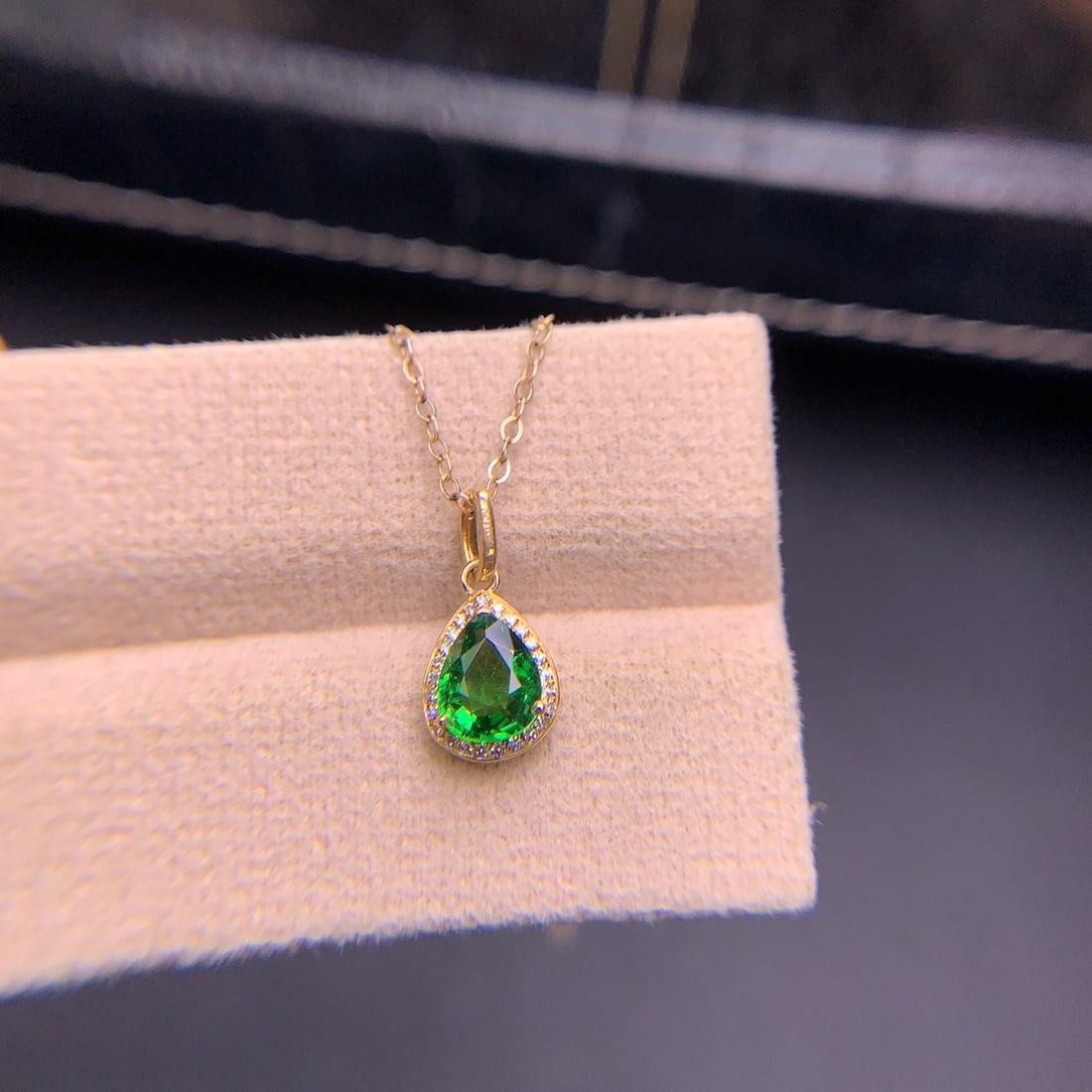 14k Gold 0.8 Ct Natural Tsavorite & Diamond Pendant( Without Chain ) - 4