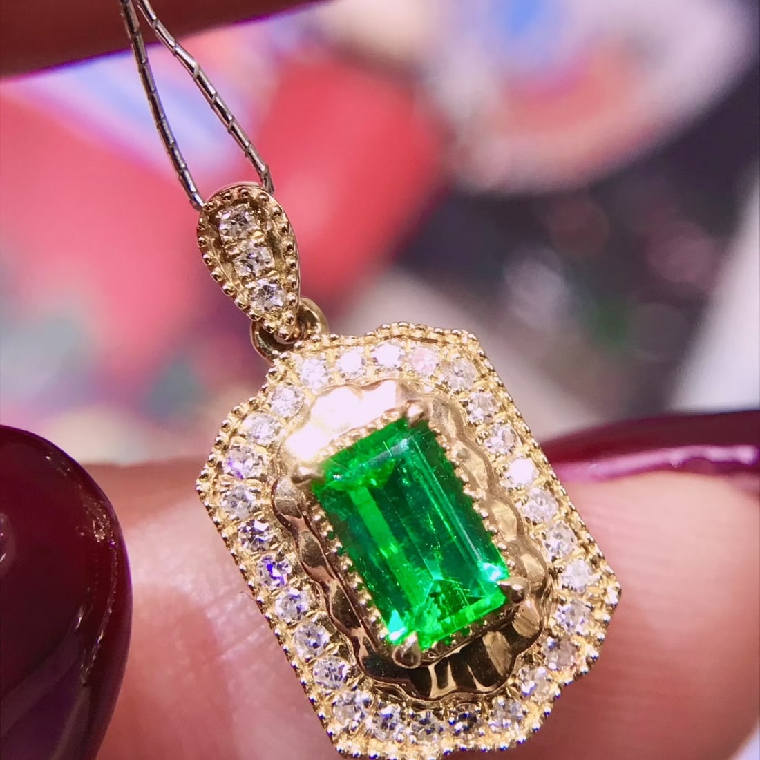 14k Gold 0.62 Ctw Vivid Green Natural Emerald & Diamond Pendant( Without Chain ) - 3