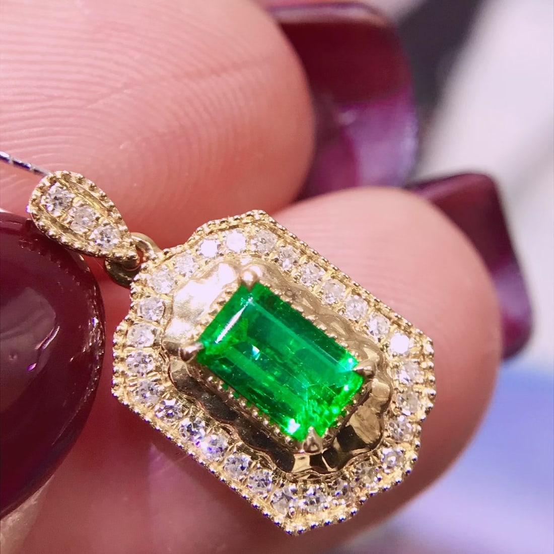 14k Gold 0.62 Ctw Vivid Green Natural Emerald & Diamond Pendant( Without Chain ) - 4