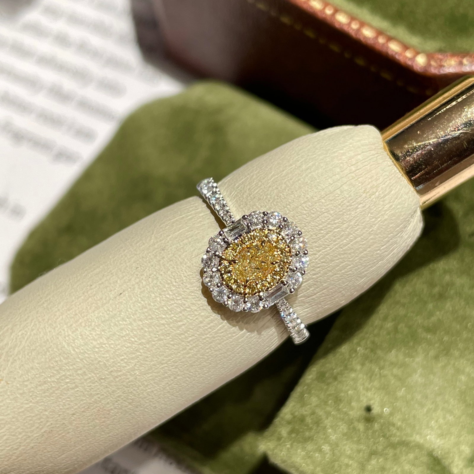 14k Gold 0.64 Ctw Natural Yellow Diamond & Diamond Ring - 4