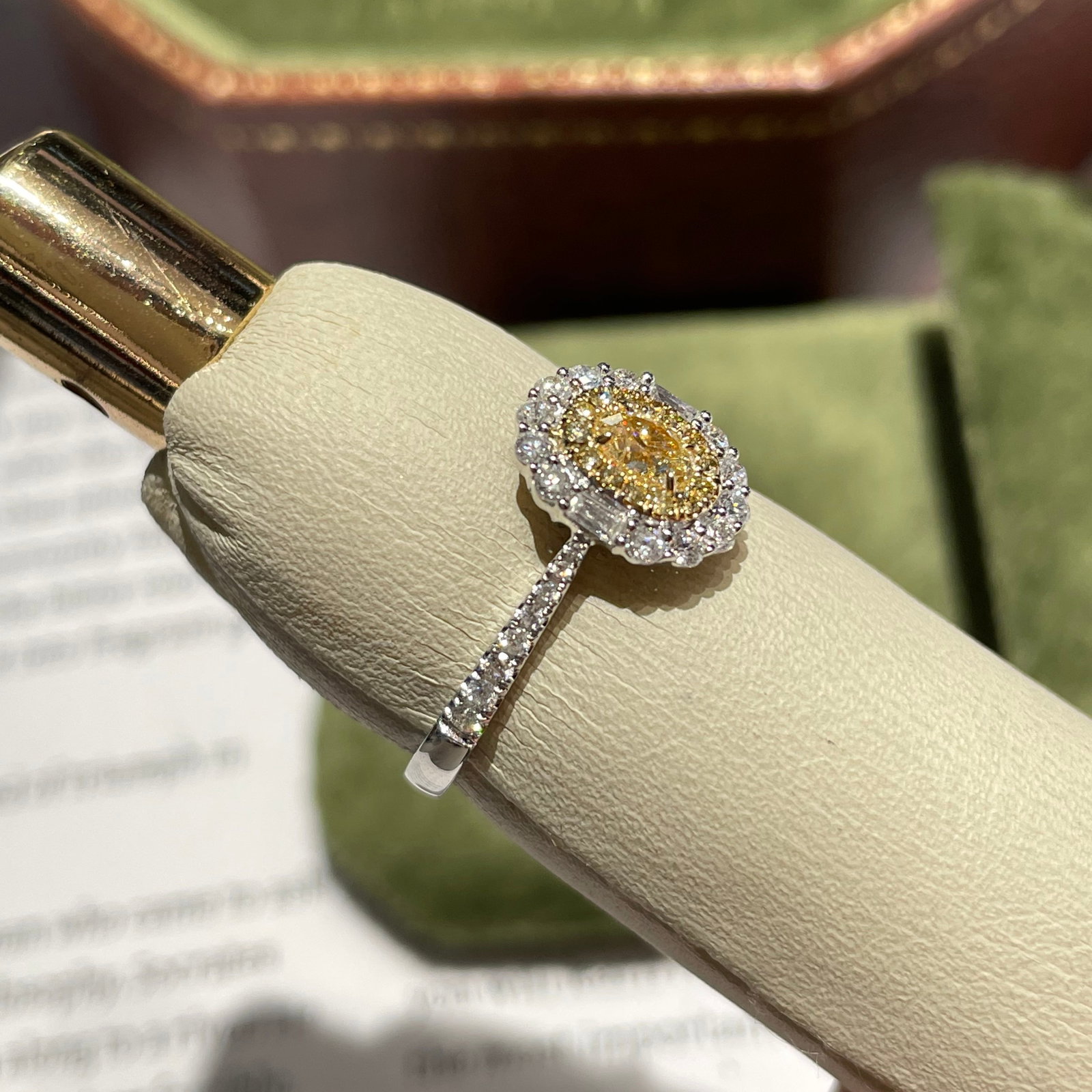 14k Gold 0.64 Ctw Natural Yellow Diamond & Diamond Ring - 7