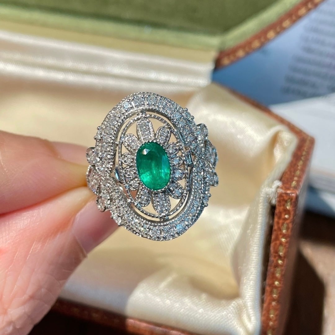 14k Gold 0.5 Ct Natural Emerald & Diamond Ring - 4