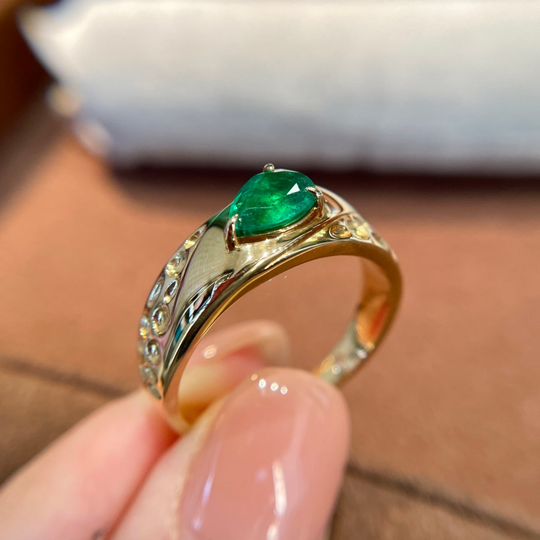 14k Gold 0.6 Ct Natural Emerald & Diamond Ring - 5
