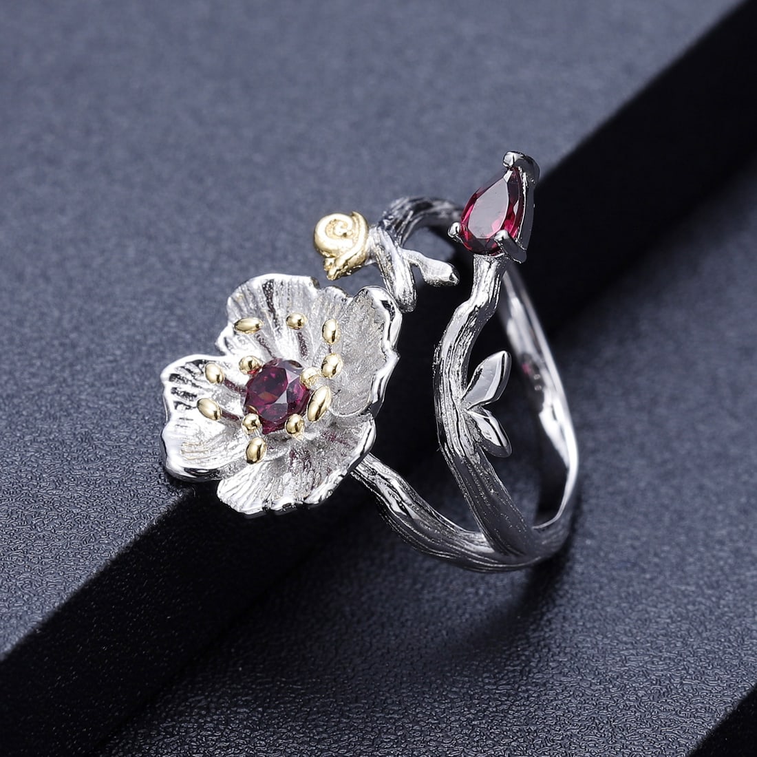 925 Sterling Silver Natural Garnet & Flowers Ring - 2