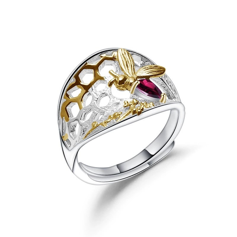925 Sterling Silver Natural Garnet & Bees Ring: Ref:260821176 // gold content:925 sterling silver // ring size:7. 25us // // main gemstone:garnet // shape:pear // carat weight: // color:red // treatment:natural // Condition: New Low Estimate: