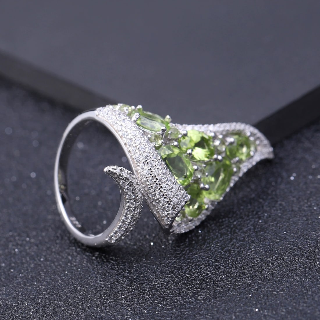 925 Sterling Silver Natural Peridot & Cubic Zirconia Ring - 4