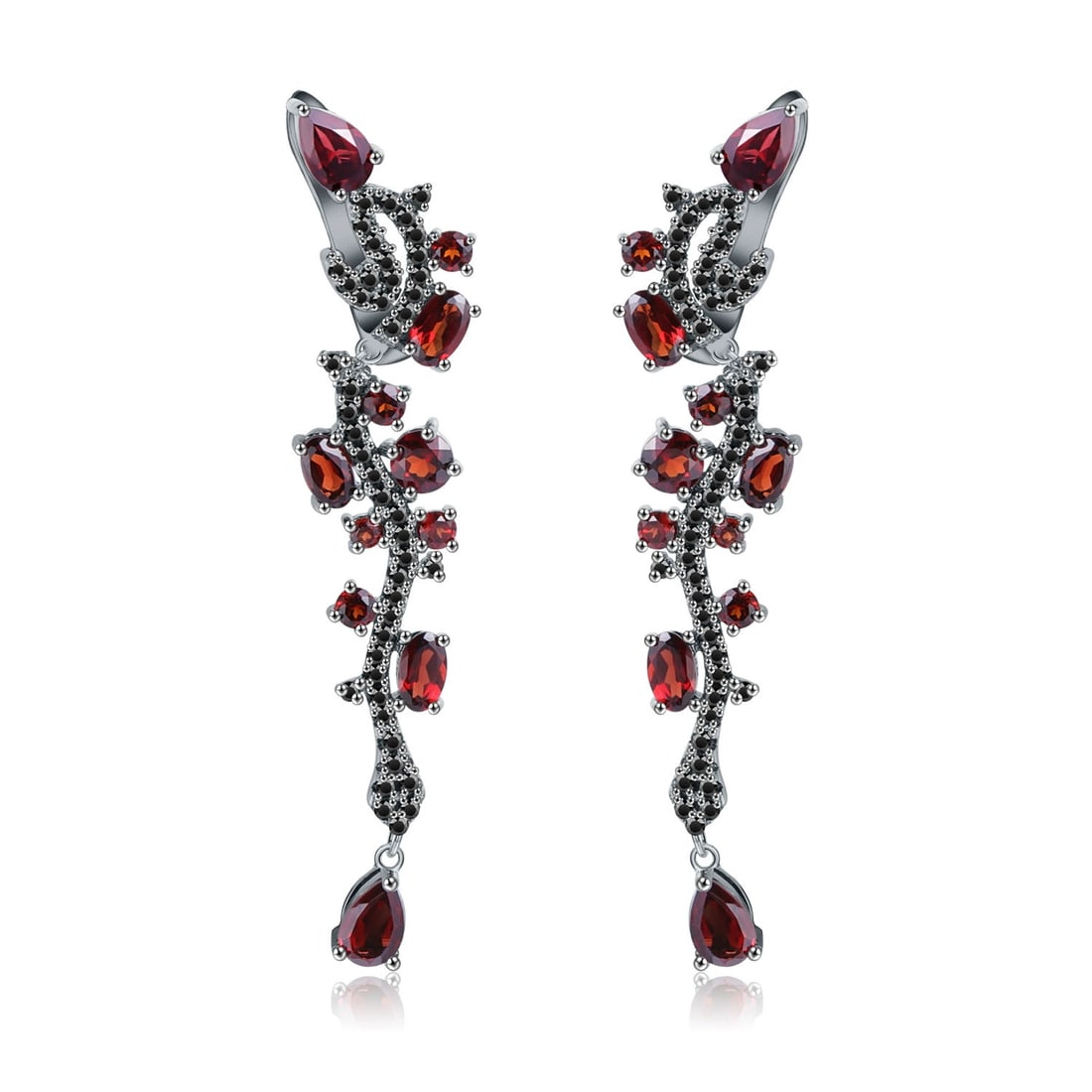 925 Sterling Silver Natural Garnet Earrings: Ref:260821262 // gold content:925 sterling silver // main gemstone:garnet // shape:multiple // carat weight: // color:red // treatment:natural // Condition: New Low Estimate: 540.00 High Estimate: