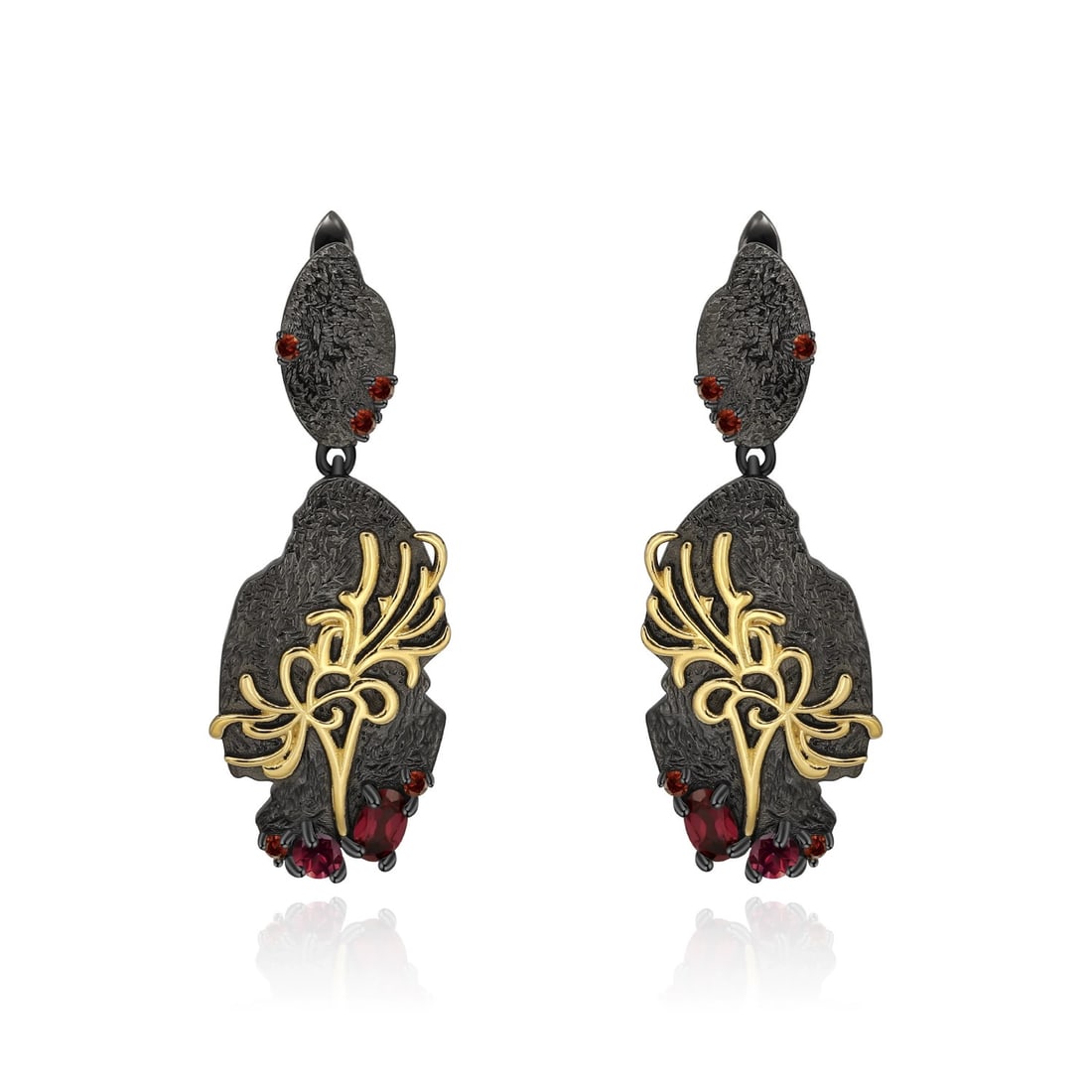 925 Sterling Silver Natural Rhodolite Garnet & Synthetic Ruby Earrings: Ref:260821325 // gold content:925 sterling silver // main gemstone:rhodolite garnet // shape:multiple // carat weight: // color:red // treatment:natural // // adjacent gemstone 2 : synthetic ruby // s